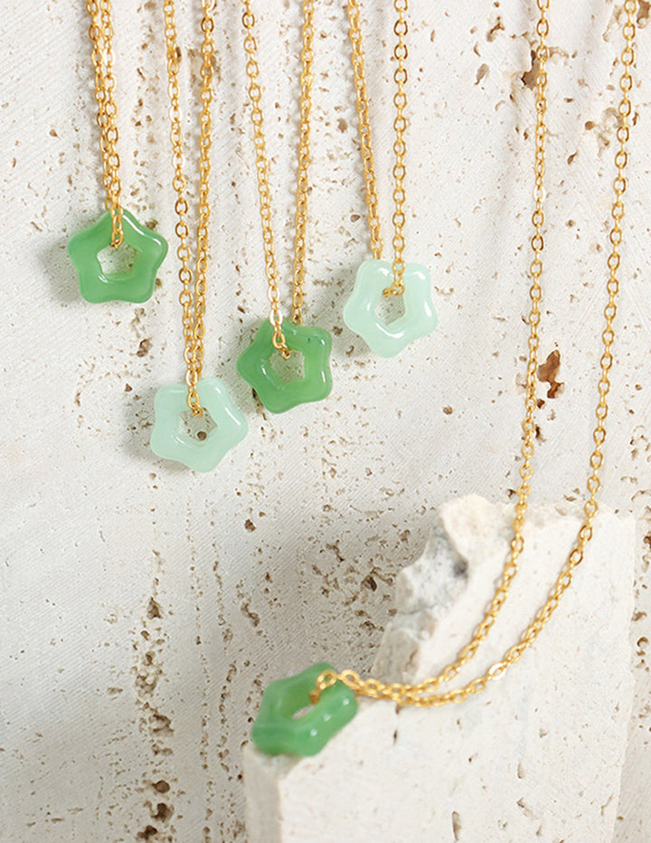 Collier de fleurs en jade