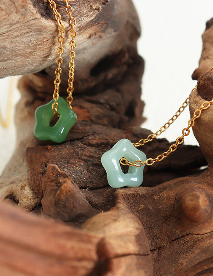 Collier de fleurs en jade