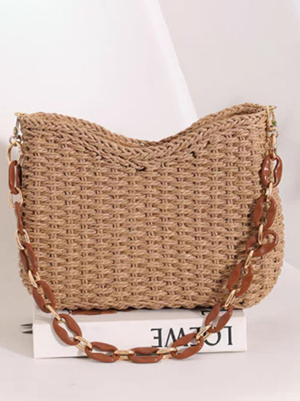 Bolso cuadrado de paja con cadena