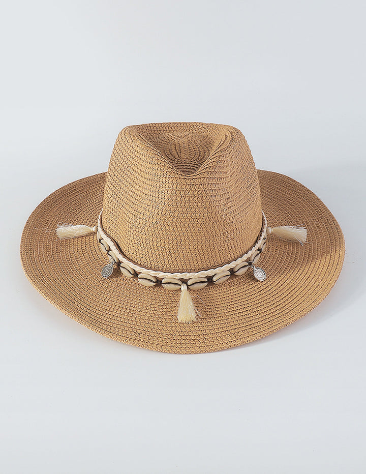 Sombrero de paja con borlas de concha