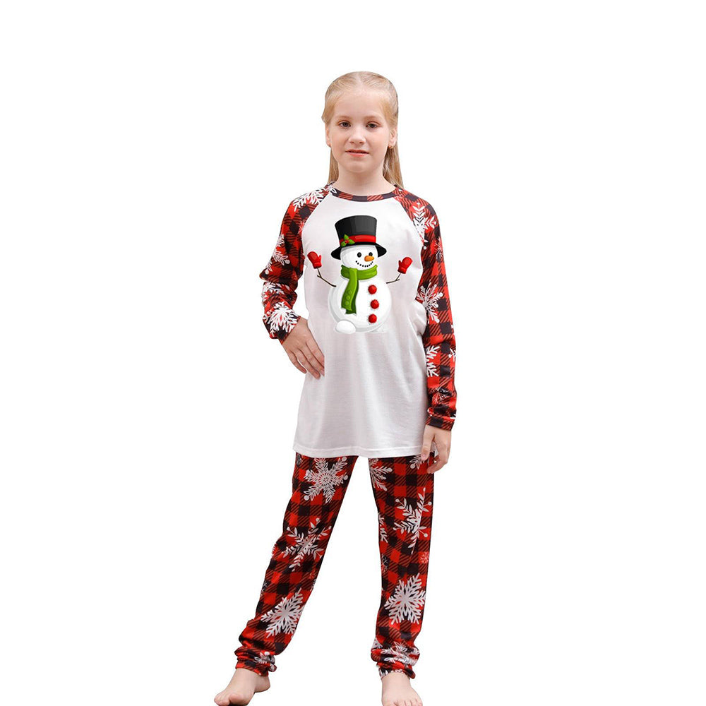 God Jul Tomten och Trädet Matchande pyjamas-set för familjen