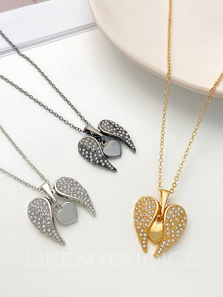 Collier d'amour avec ailes d'ange et diamants