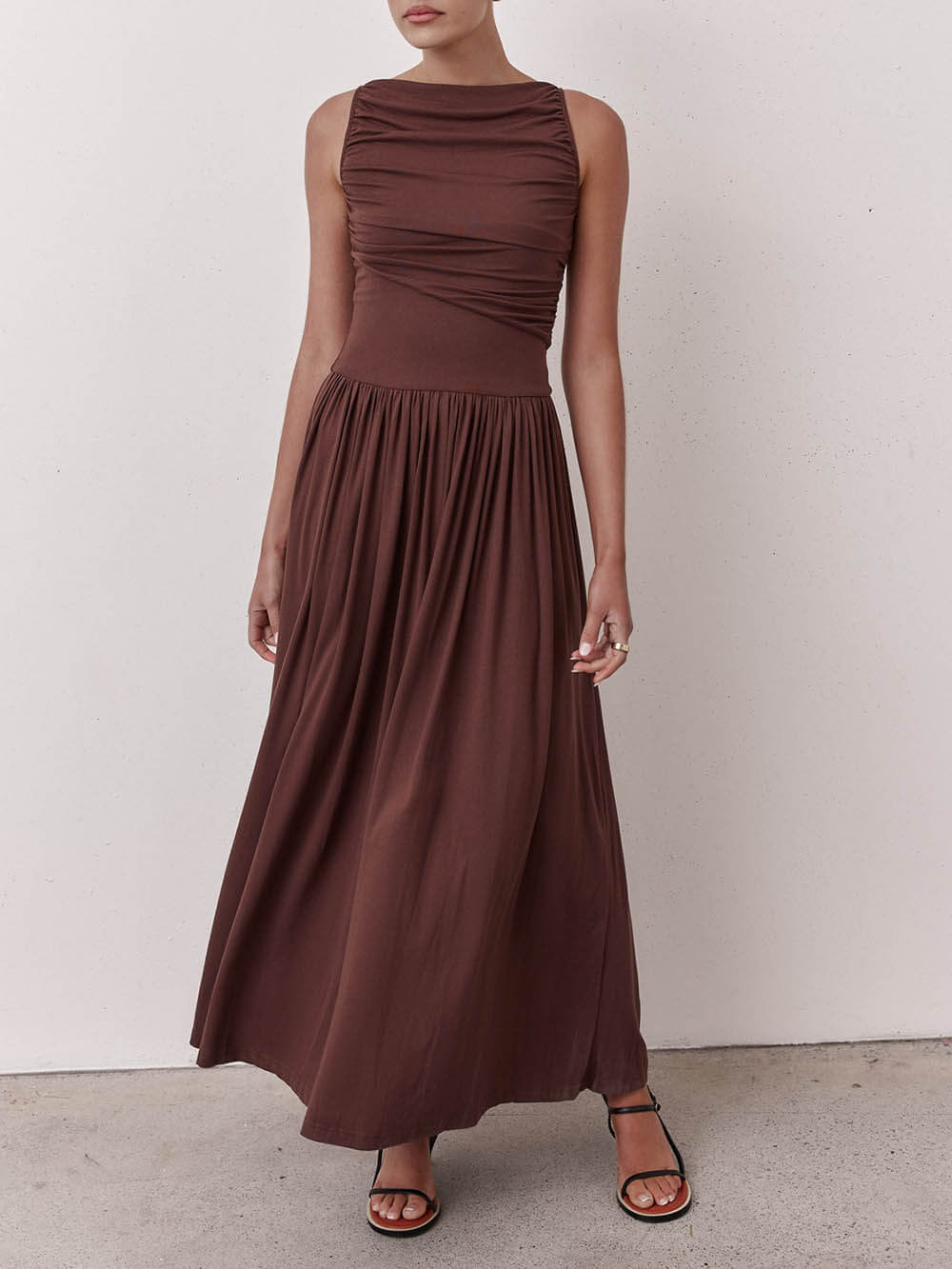 Elegante geplooide mouwloze maxi jurk