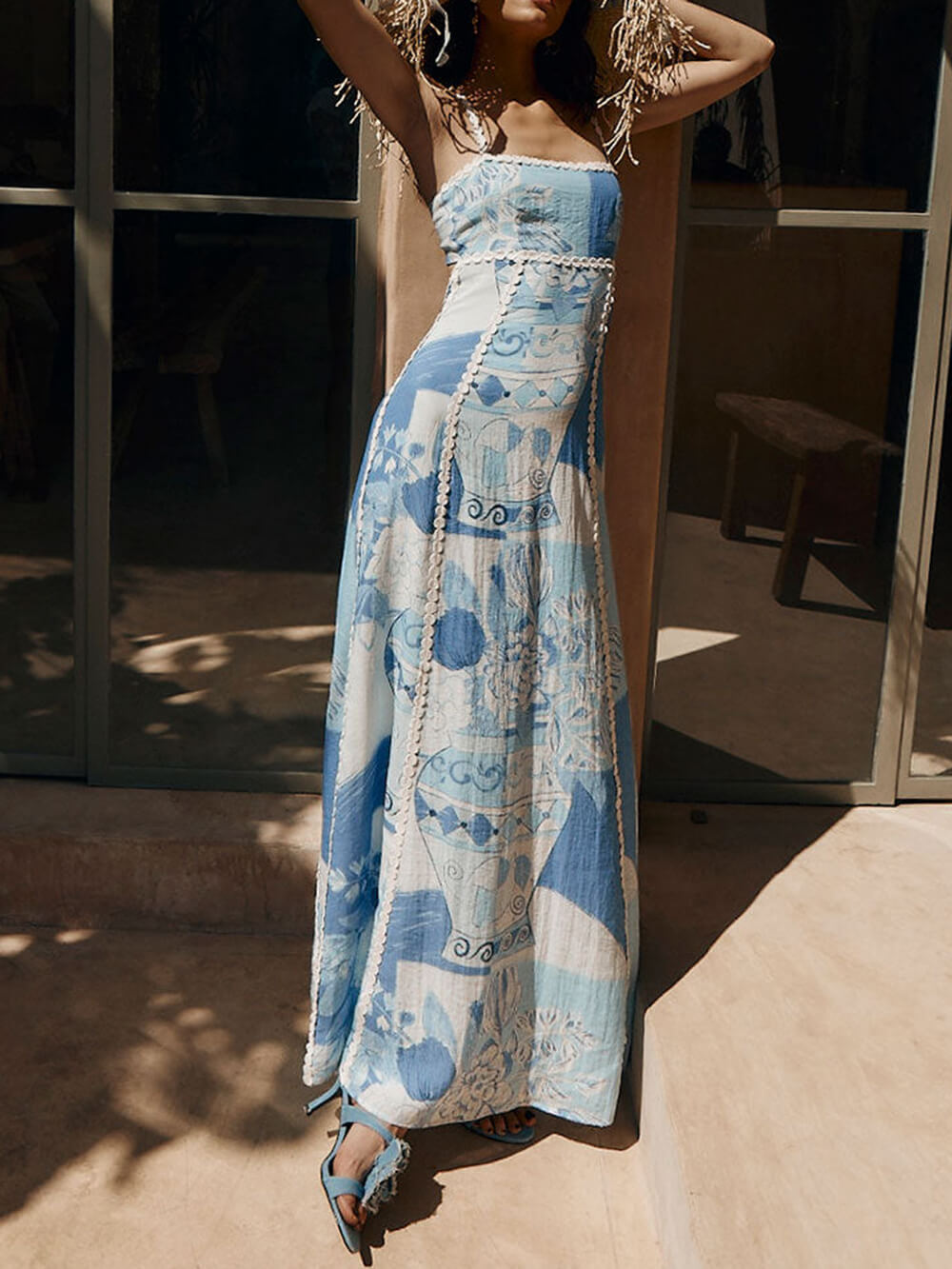 Μοναδική δαντέλα Patchwork τυπωμένο πίσω γραβάτα Halter Flare Maxi φορέματα