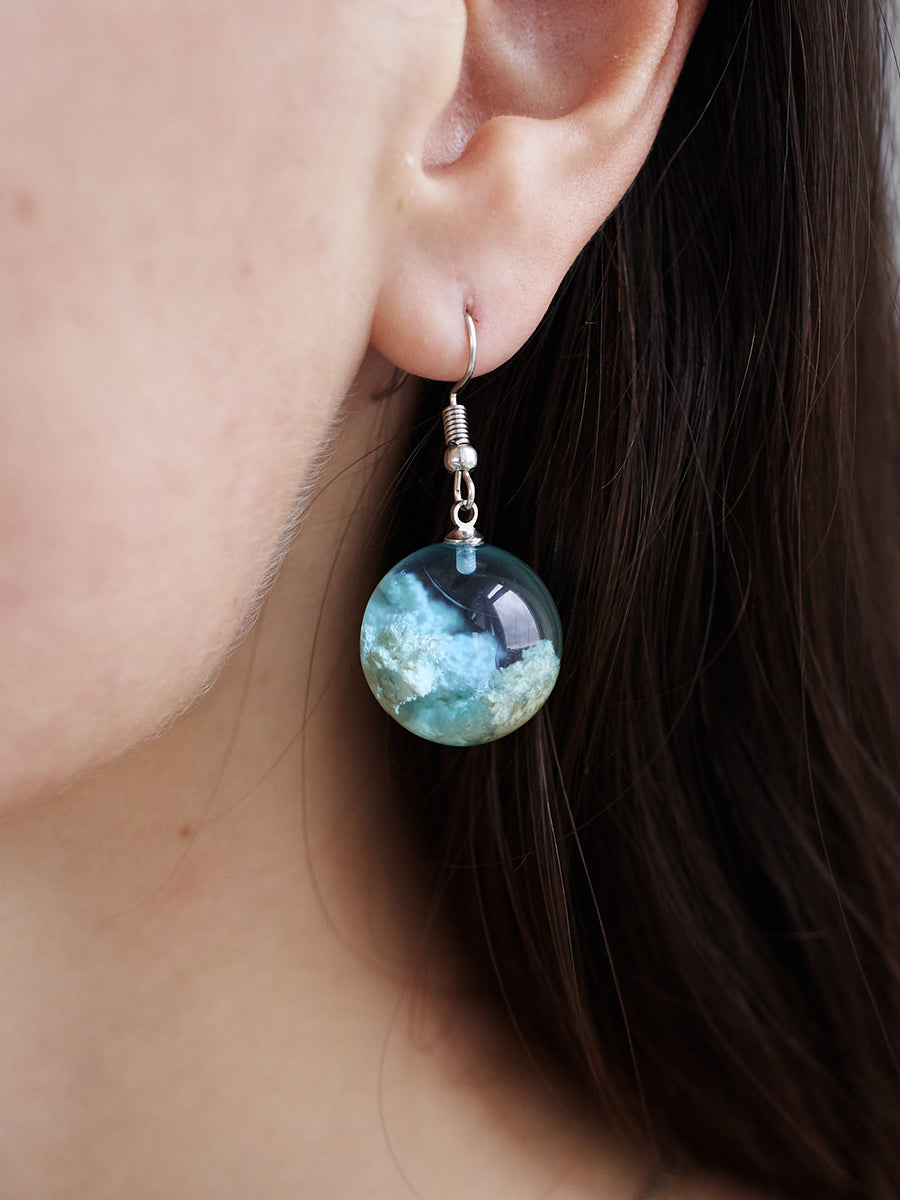 Boucles d'oreilles pendantes sphère ciel bleu Terrarium Clair ciel nuageux Boucles d'oreilles design