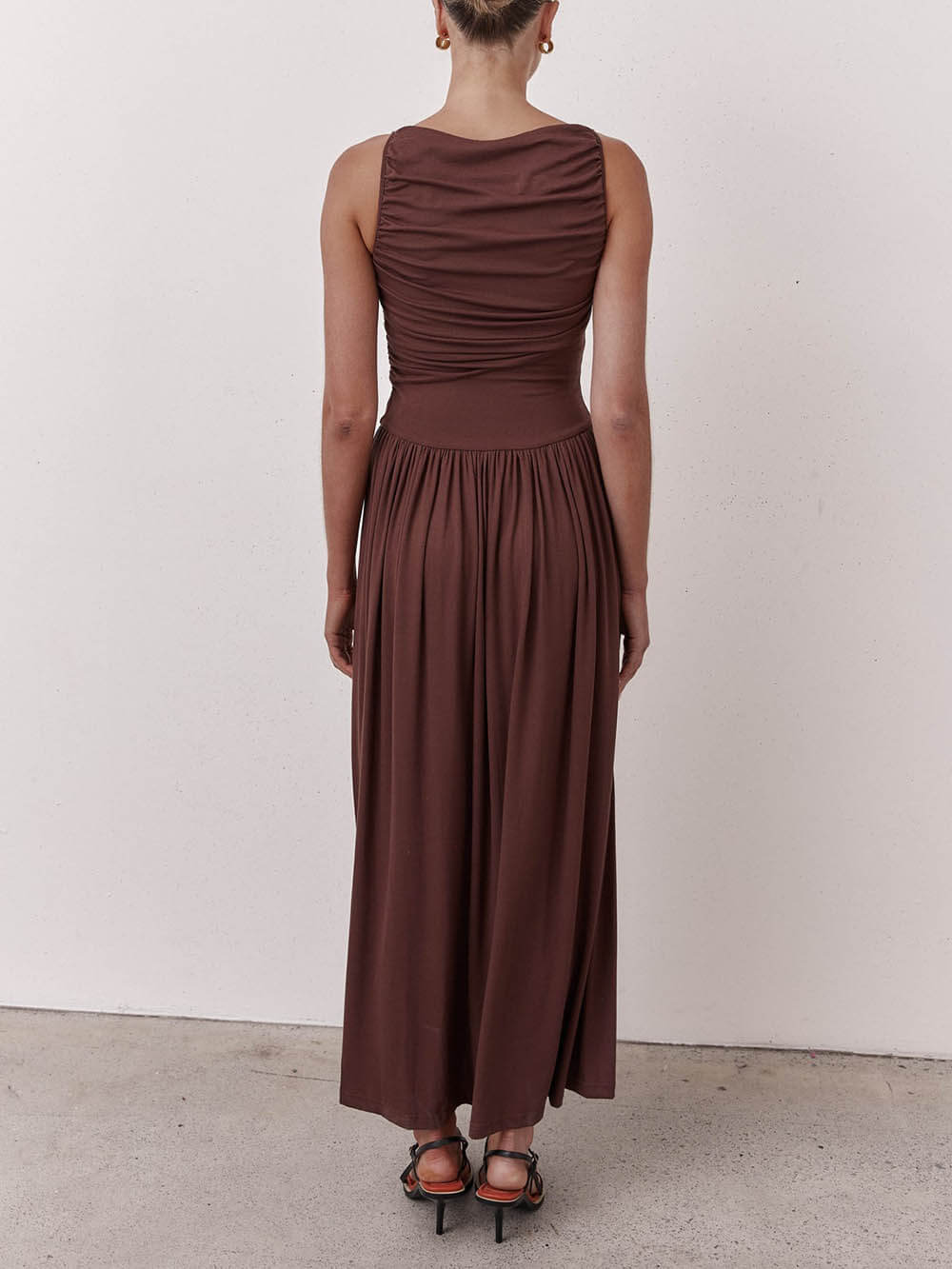 Elegante geplooide mouwloze maxi jurk