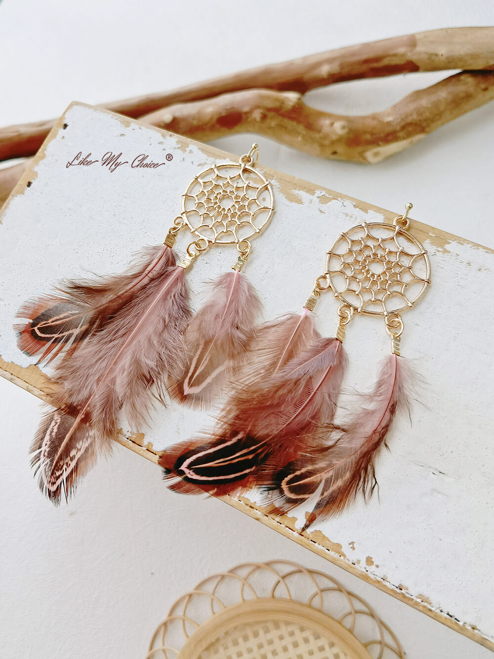 Pendientes largos de plumas atrapasueños estilo boho