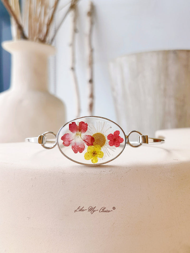 Pulseira ajustável de flores secas de resina feita à mão