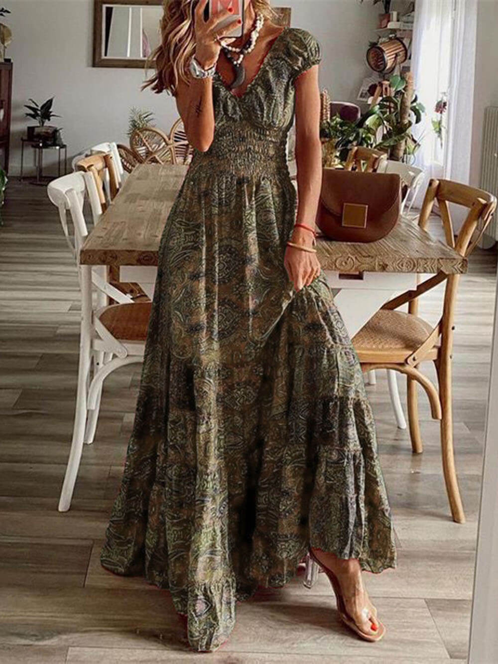 Vestido boémio de cintura subida com estampado floral