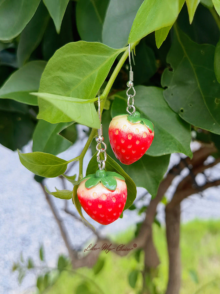 Boucles d'oreilles goutte à goutte à la fraise