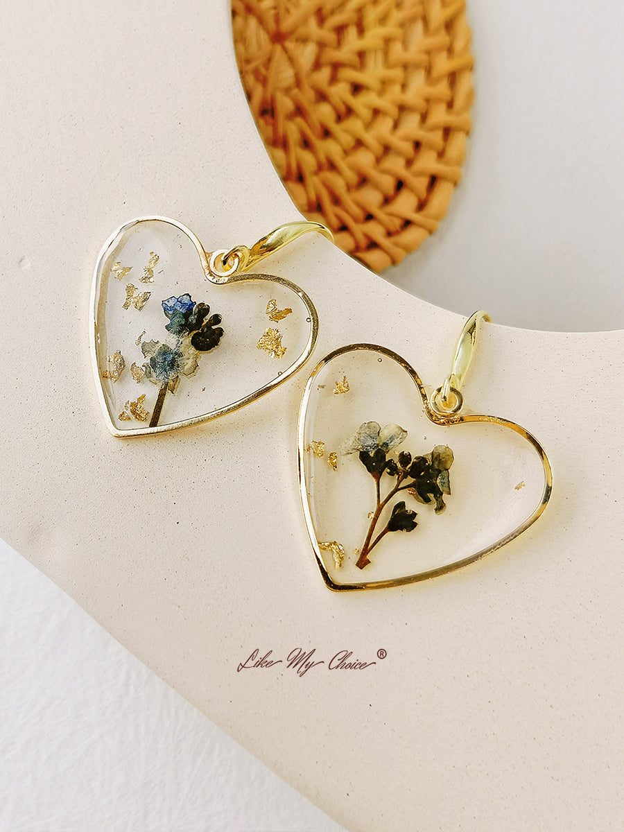 Boucles d'oreilles fleurs pressées - Coeur en résine Fleur séchée