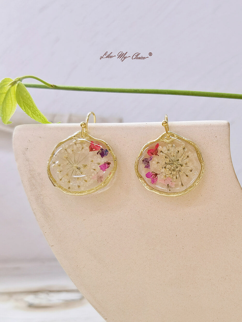 Anting Renda Ratu Anne