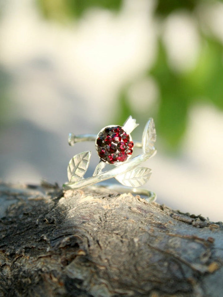 Royal Pomegranate Design Silver Leaf Twine Ring