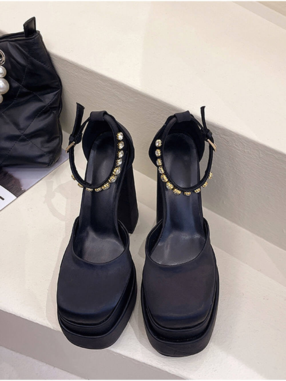 Sandal Tutup Kaki Platform Berlapis Berlian Imitasi Berlapis Ganda