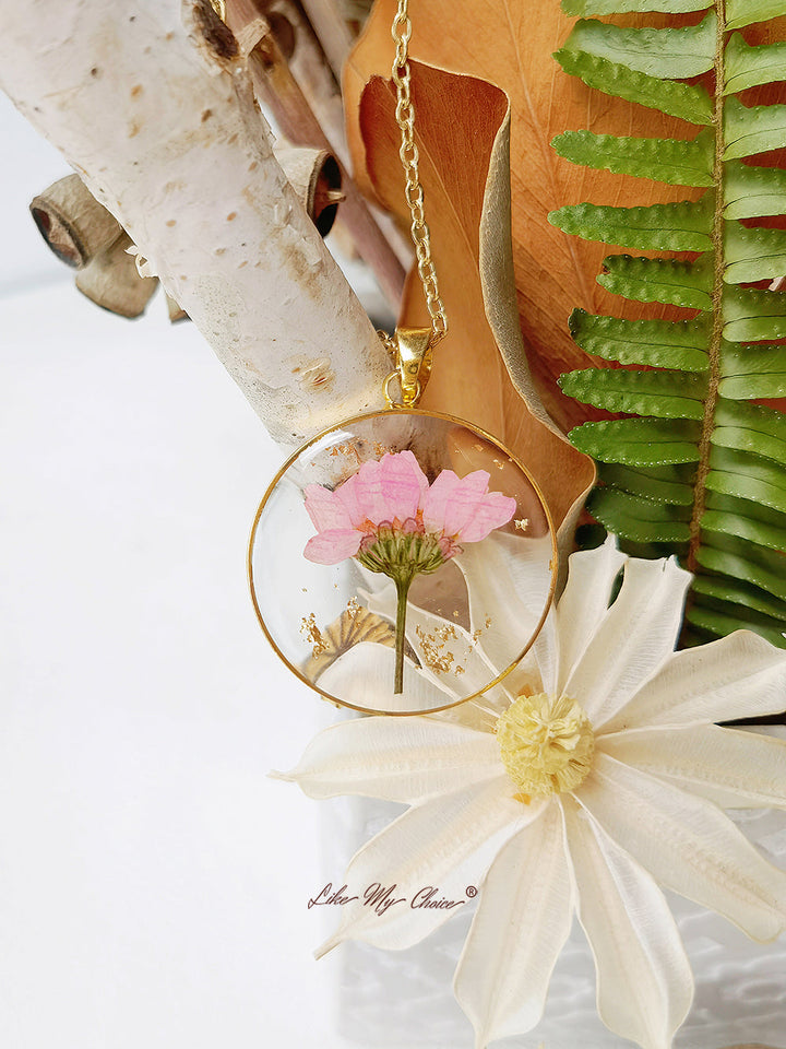 Collar floral de resina Blushing Daisy