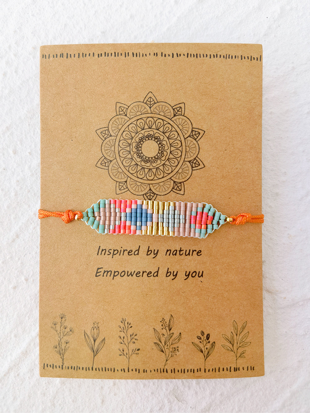 Pulsera ajustable de cordón con cuentas geométricas naranja