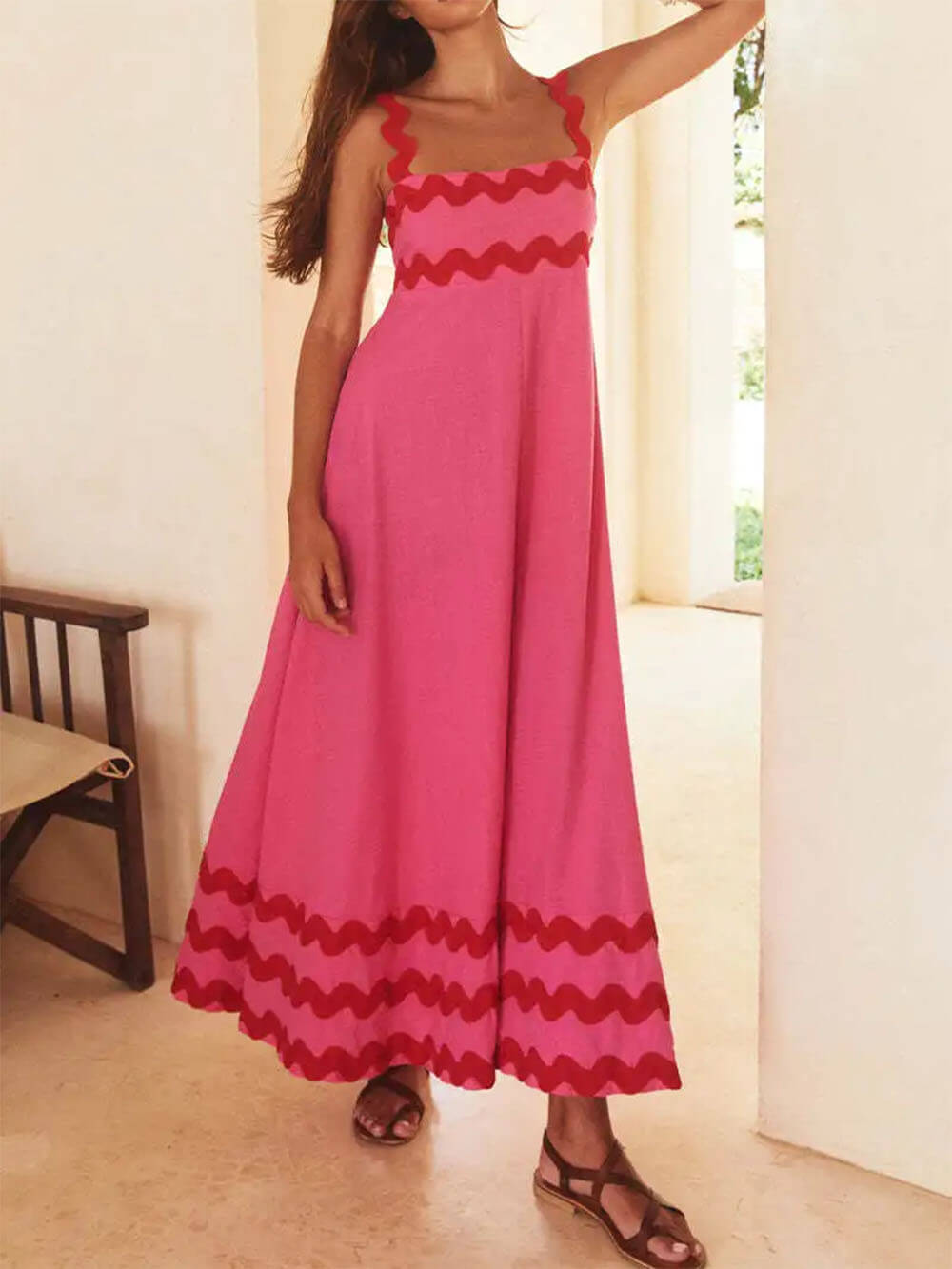 Vestido maxi com alças e decote quadrado