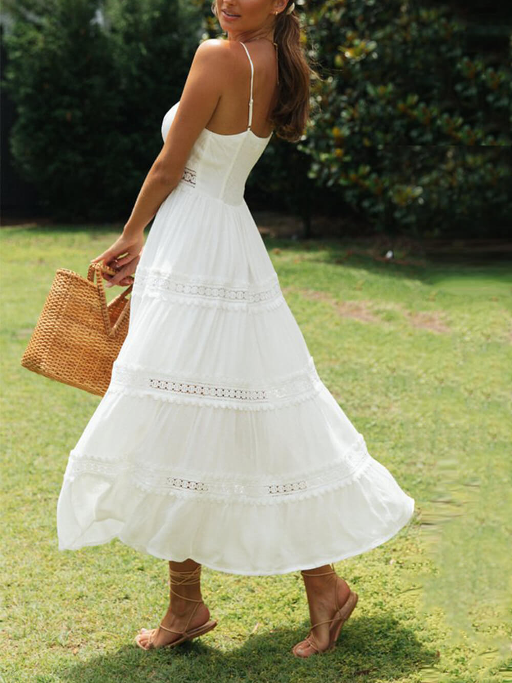 Vestido midi com suspensório em renda de cor sólida