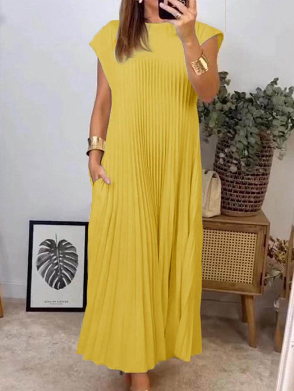 Rochie maxi plisată elegantă și elegantă, fără mâneci