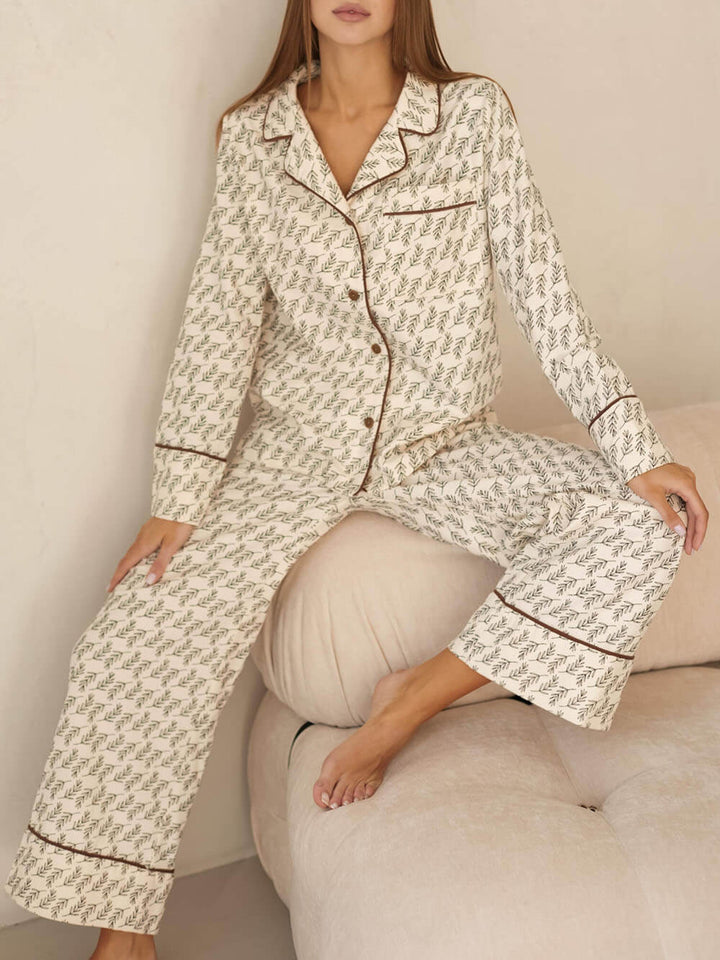 Locker bedrucktes Patchwork-Pyjama-Set mit brauner Zierleiste