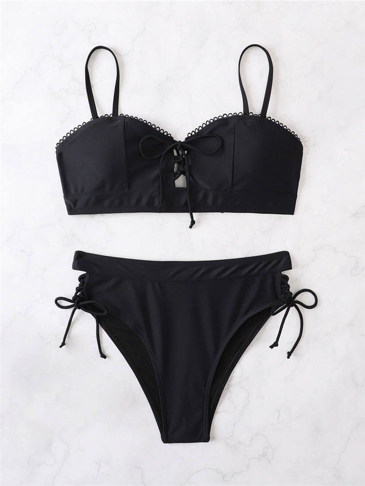 Set Bikini Renda Renda Tali Tepi Pantai yang Cerah