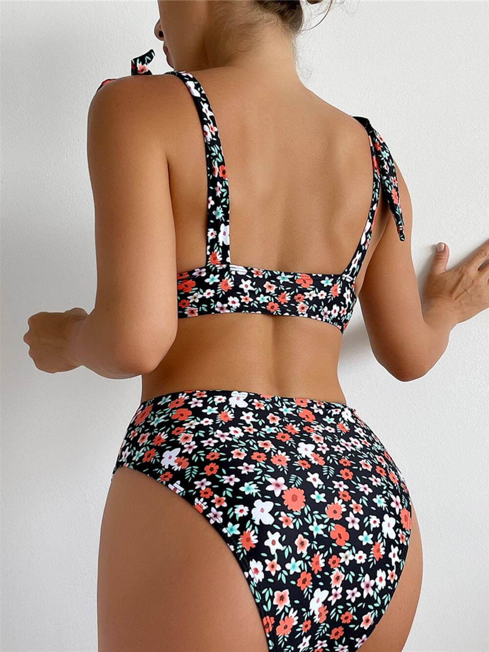 Sexy bedrukt bikini setje met bloemknoopjes