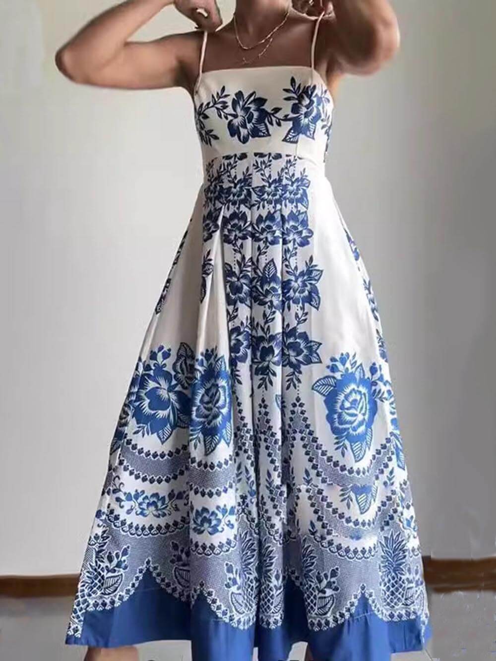 Vestido midi holgado con estampado floral étnico en la espalda