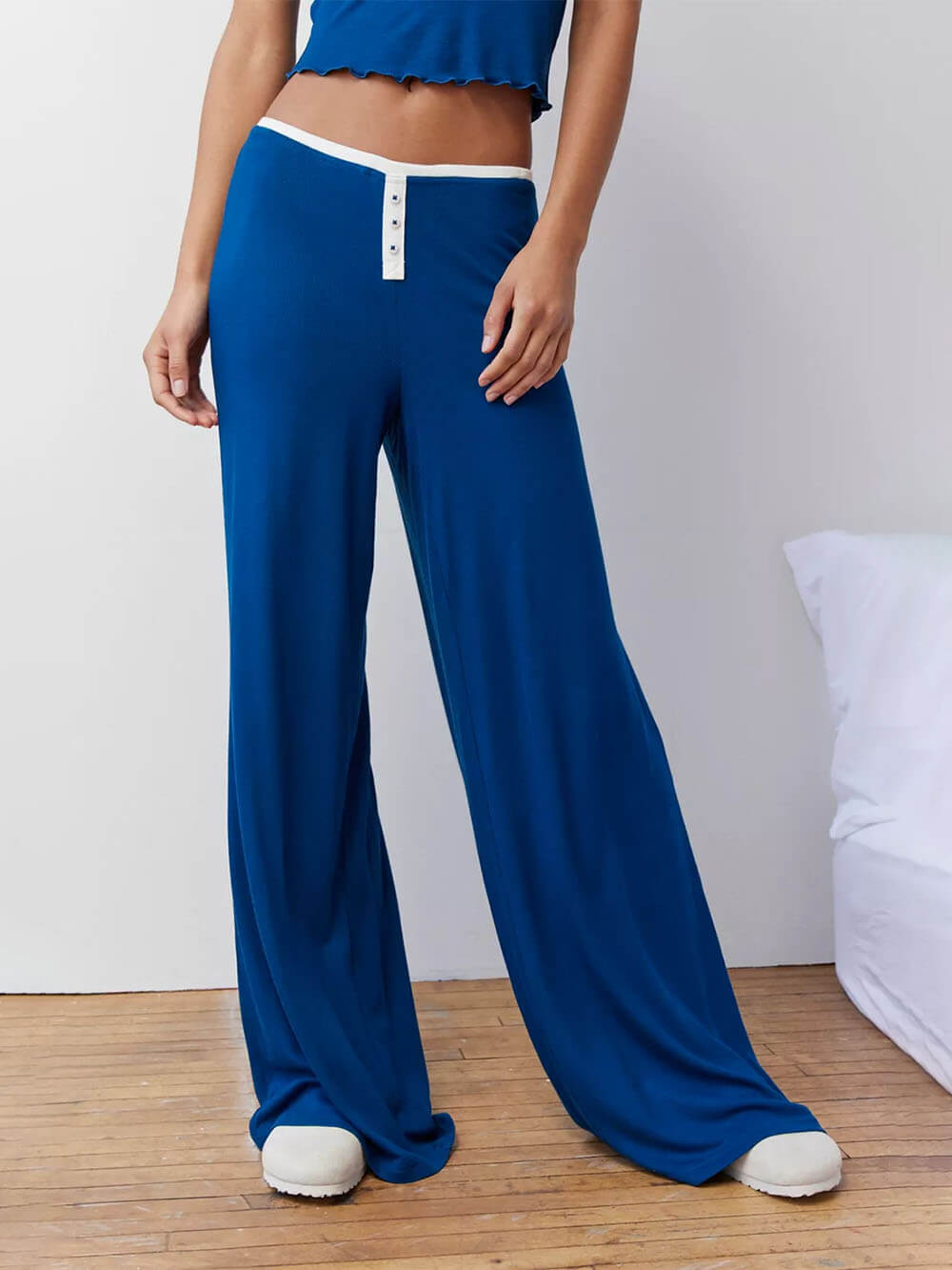 Ensemble de vêtements de détente avec pantalon large de style languide épissé