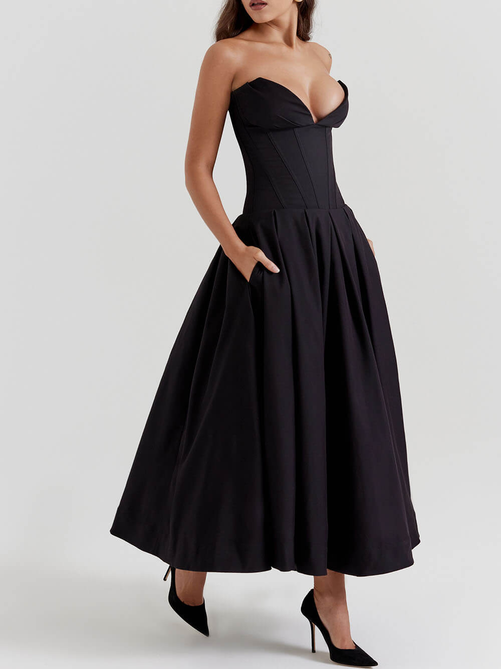 Vestido midi preto sem alças