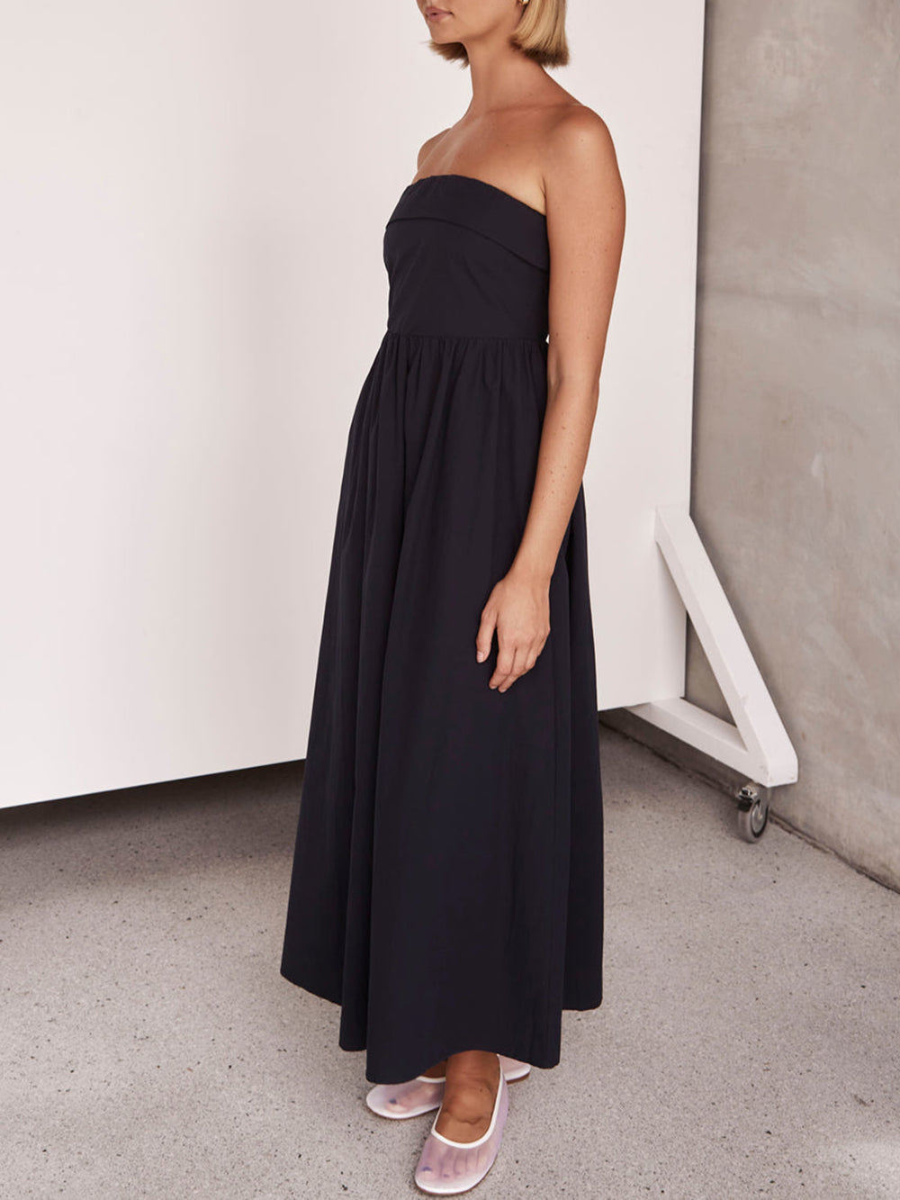 Toeristische Tulare Strapless Midi Dress