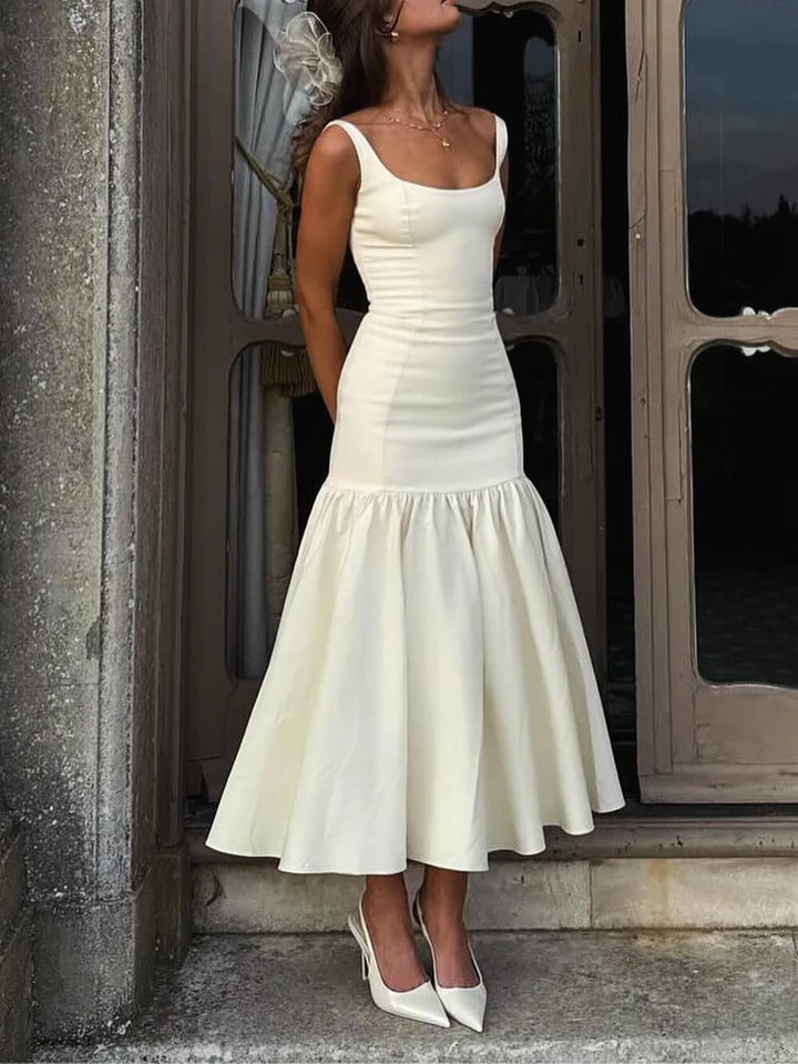 Elegante vestido midi de cuello cuadrado y cintura caída con tirantes anchos