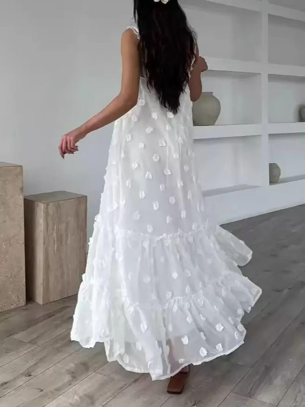 Vestido maxi solto em camadas com decoração floral bonita em linha A