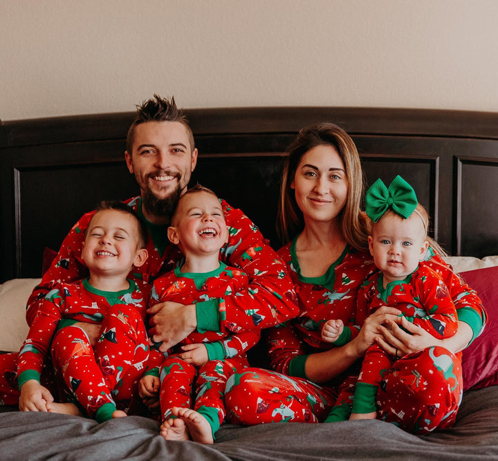 Pyjama familial rouge à motif de dinosaure