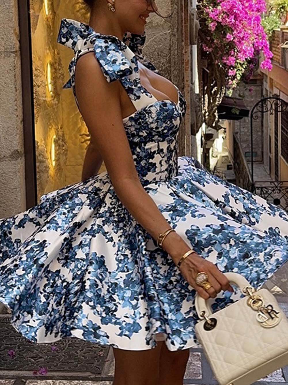 Elegante minivestido estampado con encaje