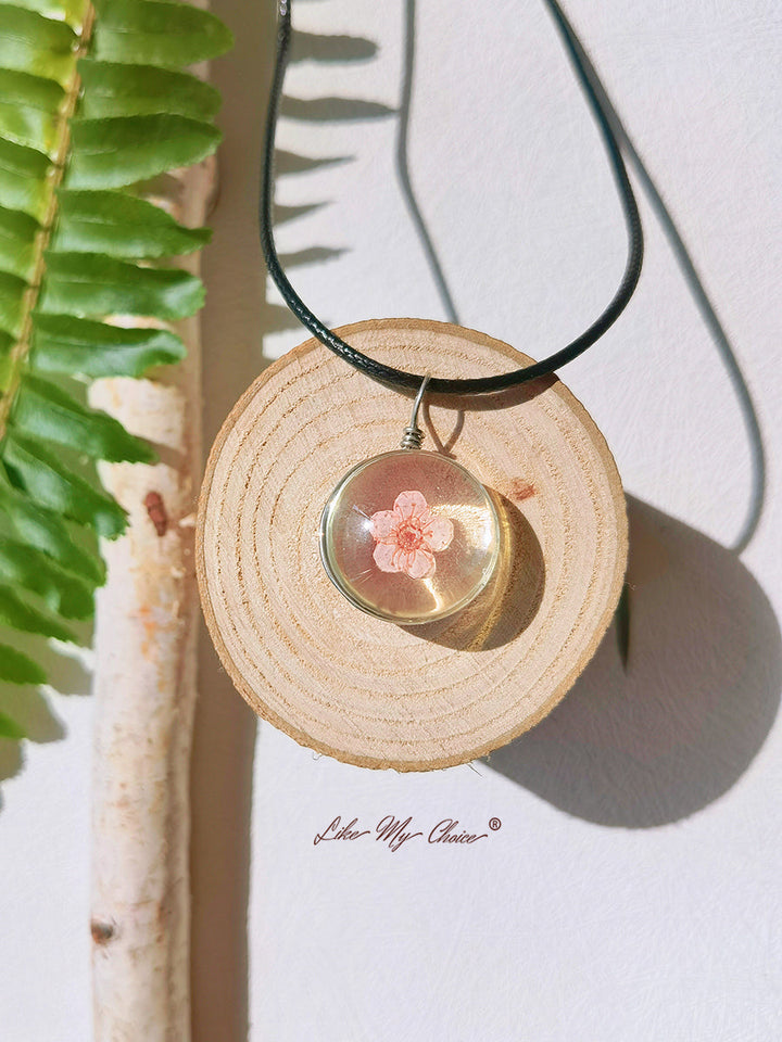 Collier à pendentif ovale pleine lune Peach Blossom