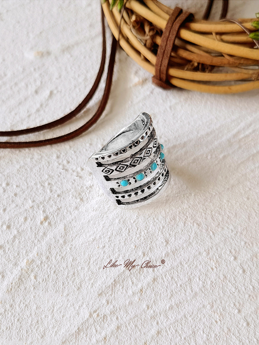 Bague Boho vintage gravée en turquoise creuse