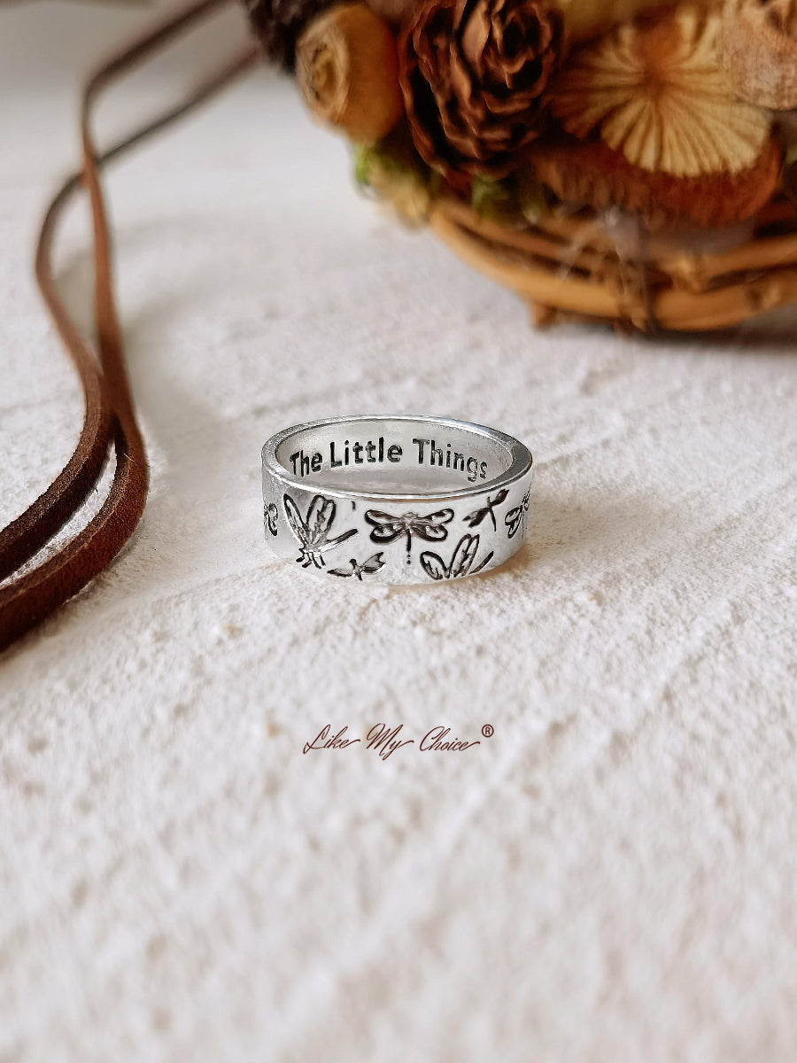 Appréciez les petites choses Bague libellule