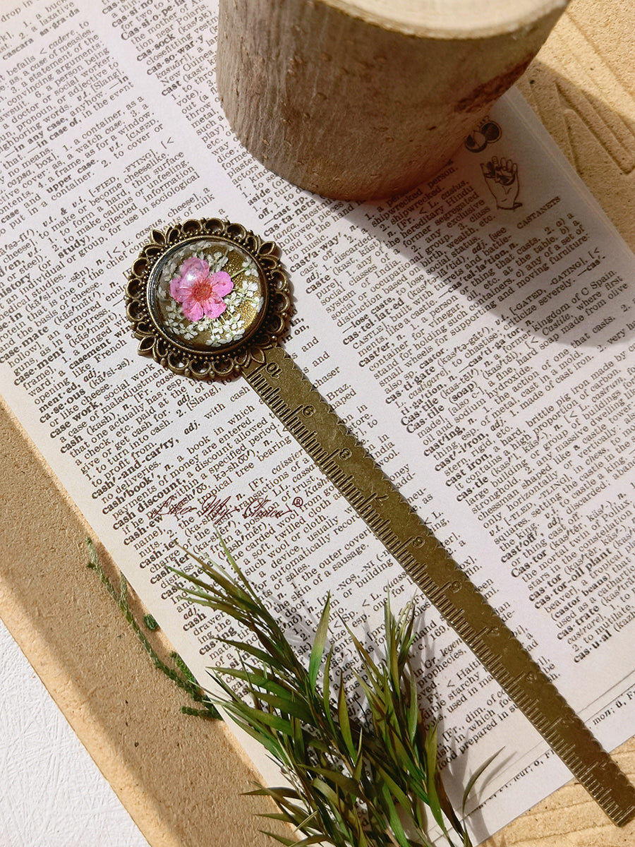 Flori de cireș Retro Metal Bookmark