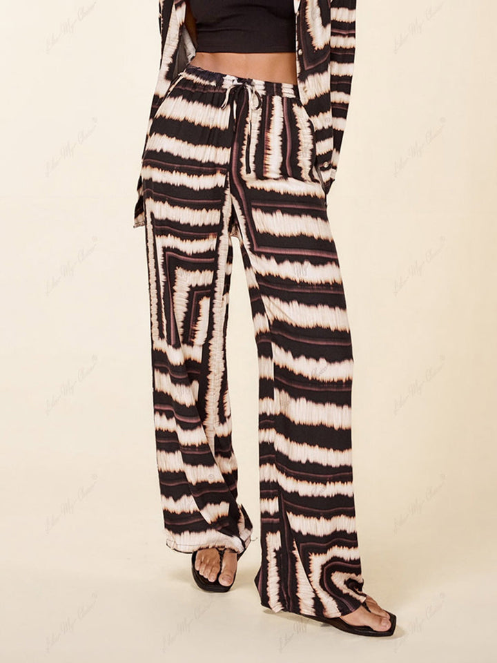 Signature Strip Textured Chocolate Print Baggy Pants