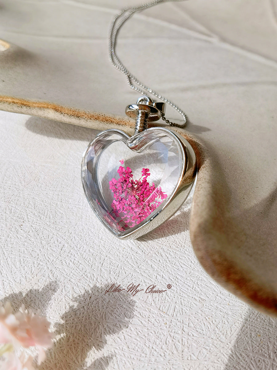 Queen Anne Lace Floral Crystal Glass Heart-halsband