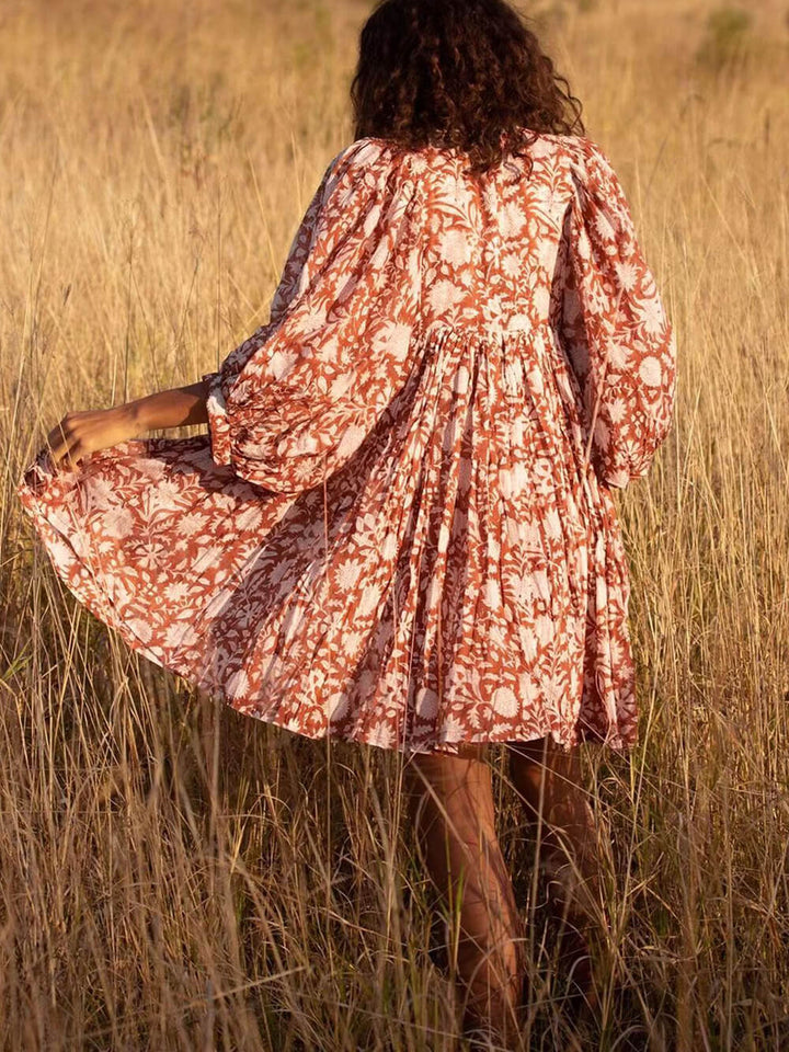 Vestido de férias estilo retro com estampado solto