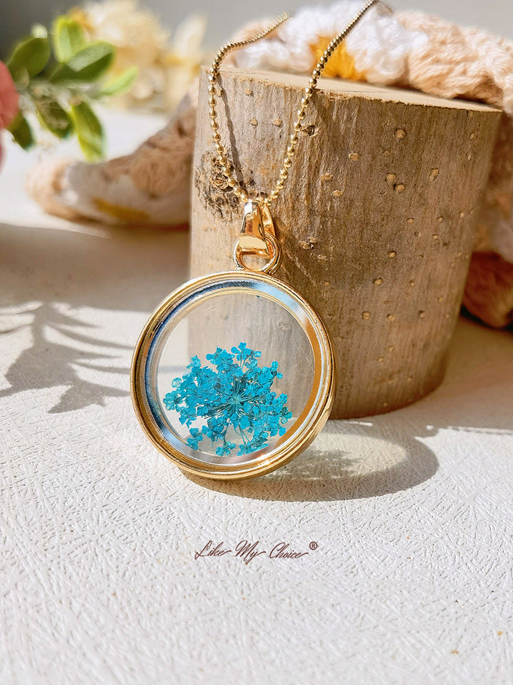 Queen Ann Lace Resin Gold Necklace