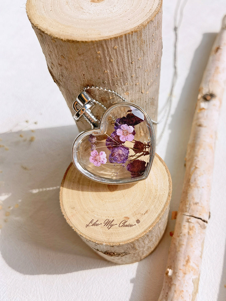 Collier plat à fleurs violettes rouges myosotis en verre de cristal en forme de coeur