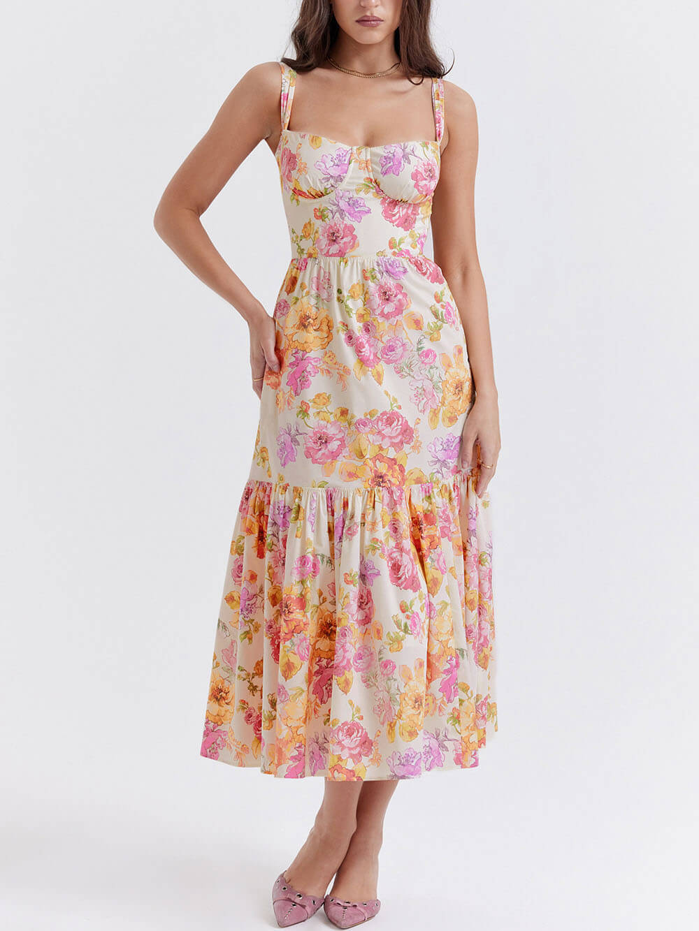 Robe midi florale à bretelles à l'ourlet A