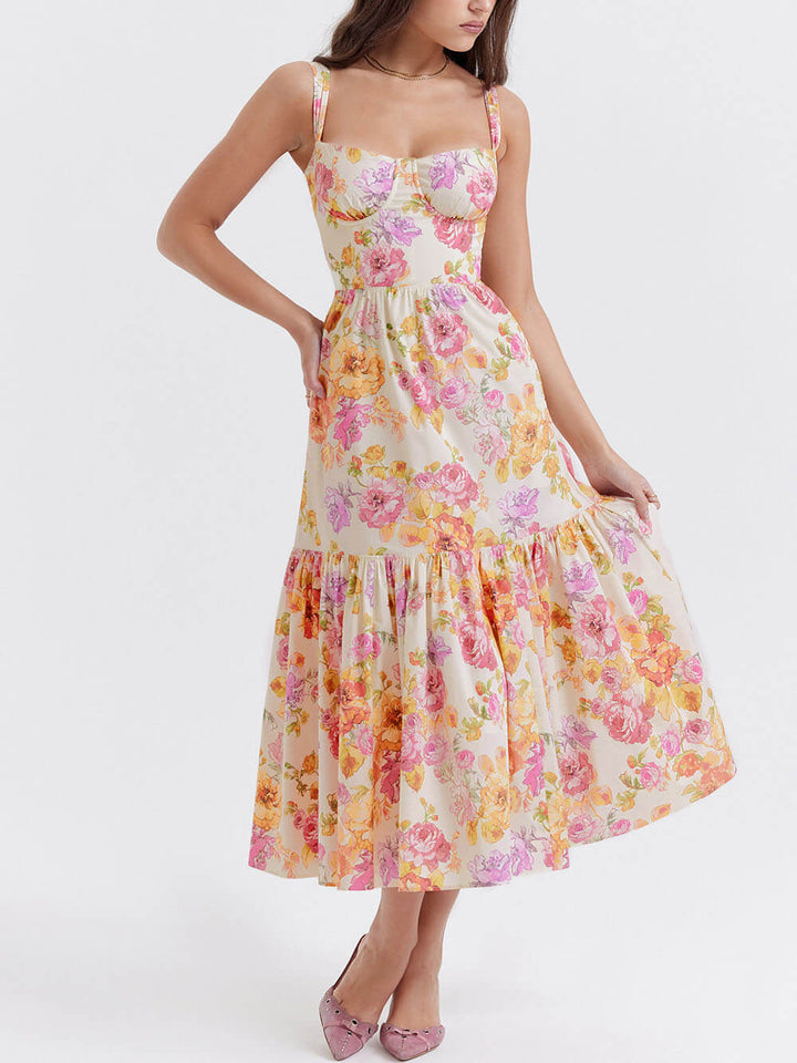 Robe midi florale à bretelles à l'ourlet A