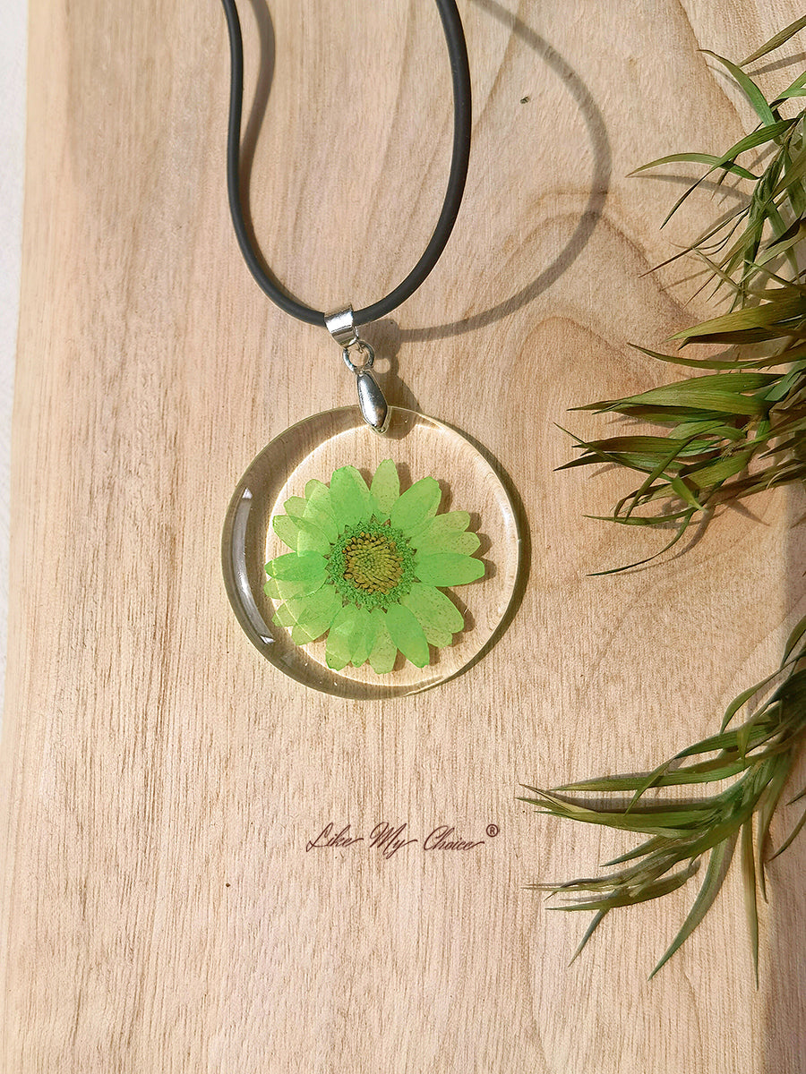 Collier à pendentif fleur hippie