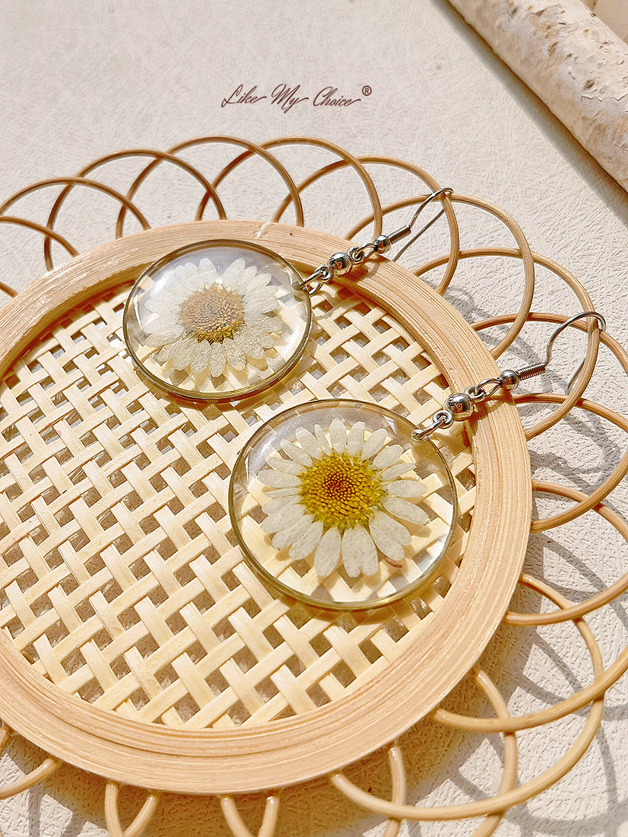 Resin Pendant Earring With Eternal Daisy Dried Flowers