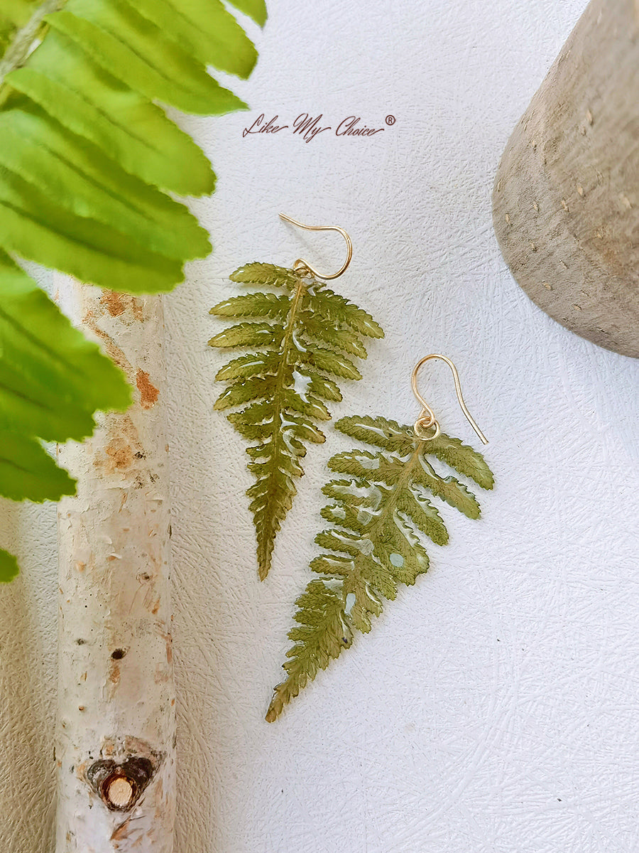 Natürlicher Waldfarn Harz Blatt Botanische gepresste Blume Ohrringe