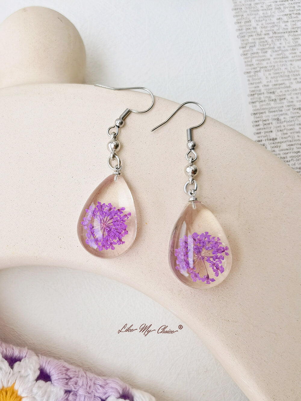 Teardrop Queen Anne Bud Dried Flower Resin Earrings