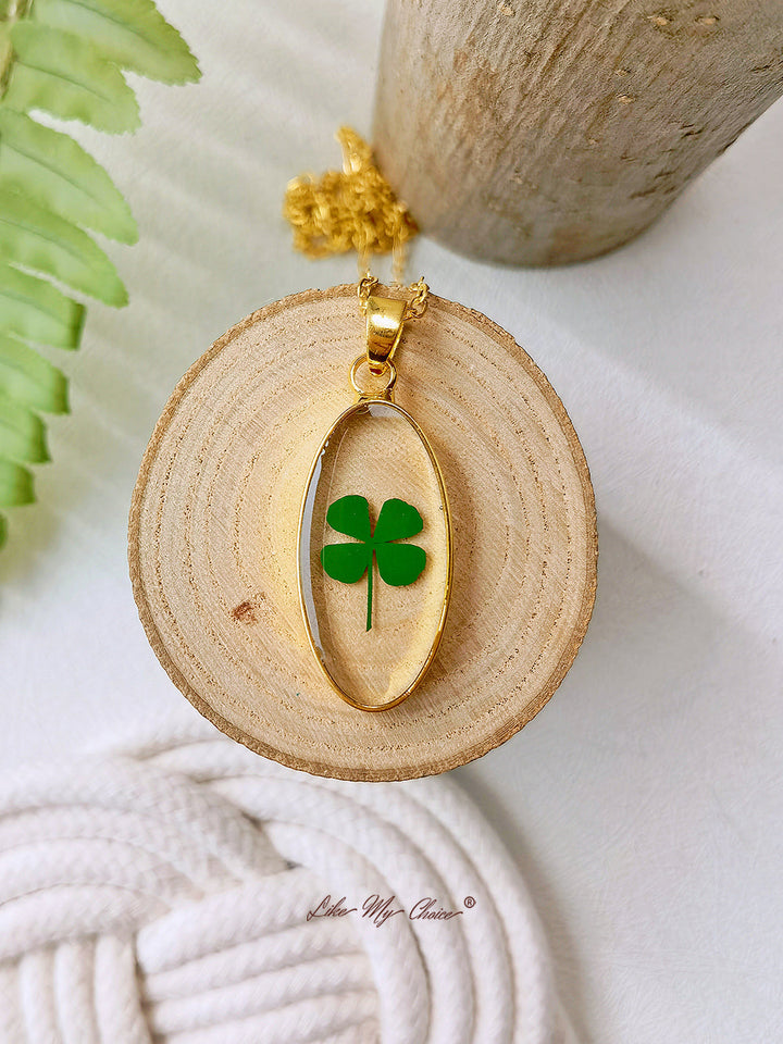 Natural Clover Resin Botanical Pendant Oval Necklace